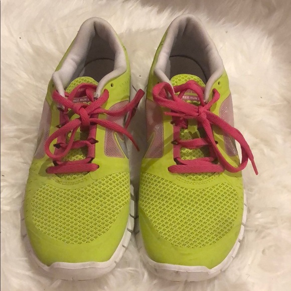 NIKE FREE RUNS - Picture 2 of 4